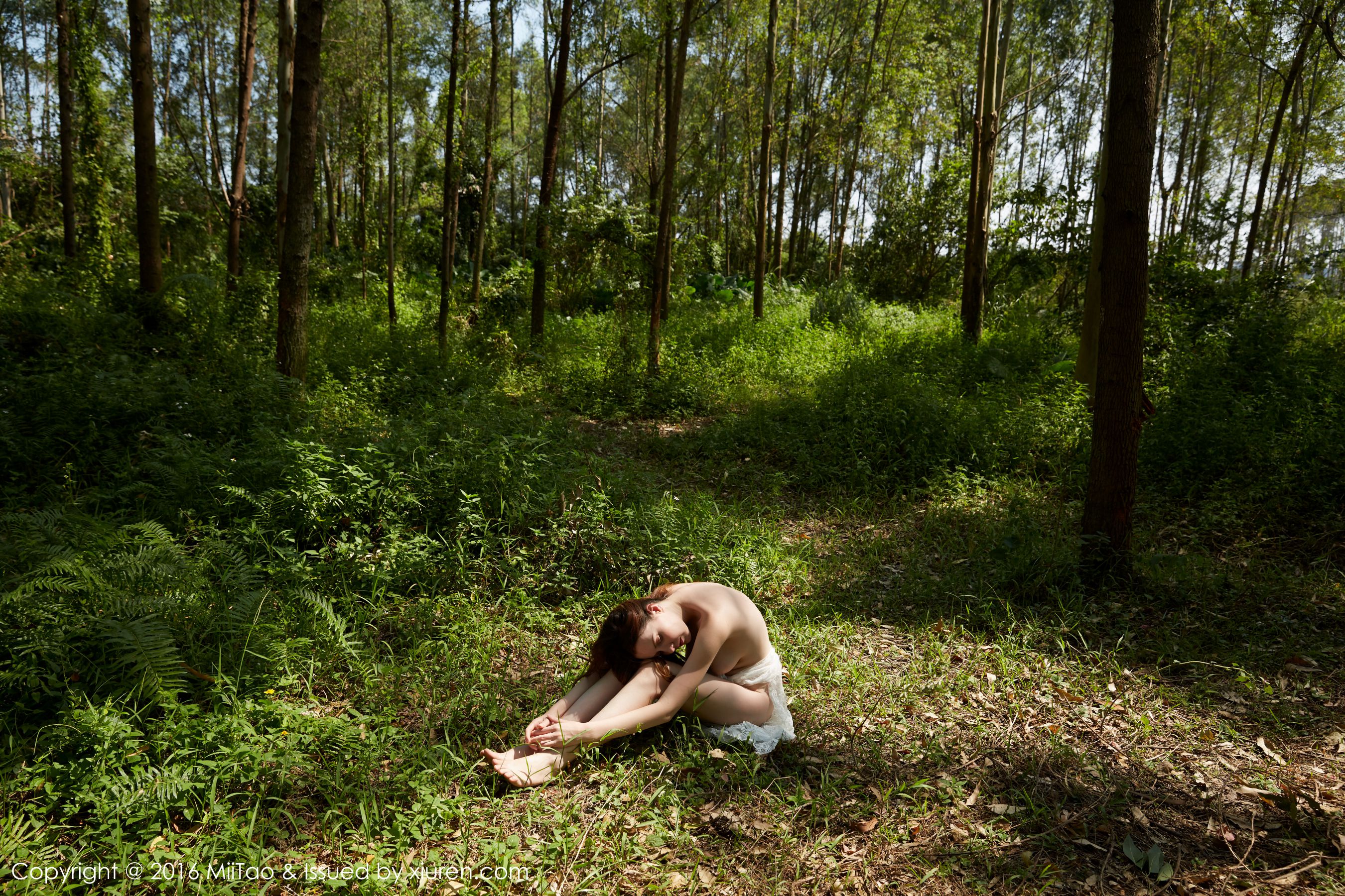 Rola: The Goddess Supporting a Felled Sapling [蜜桃社MiiTao] Vol.035